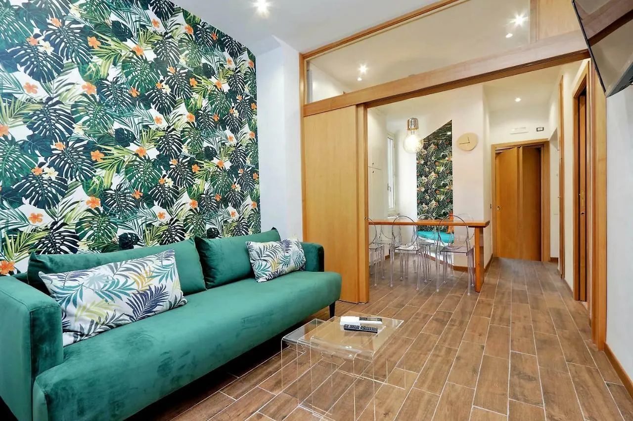 Style Apartment Julia 50 Mt From Colosseum Italy