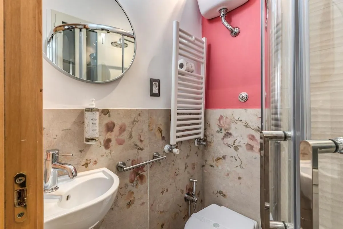 Style Apartment Julia 50 Mt From Colosseum