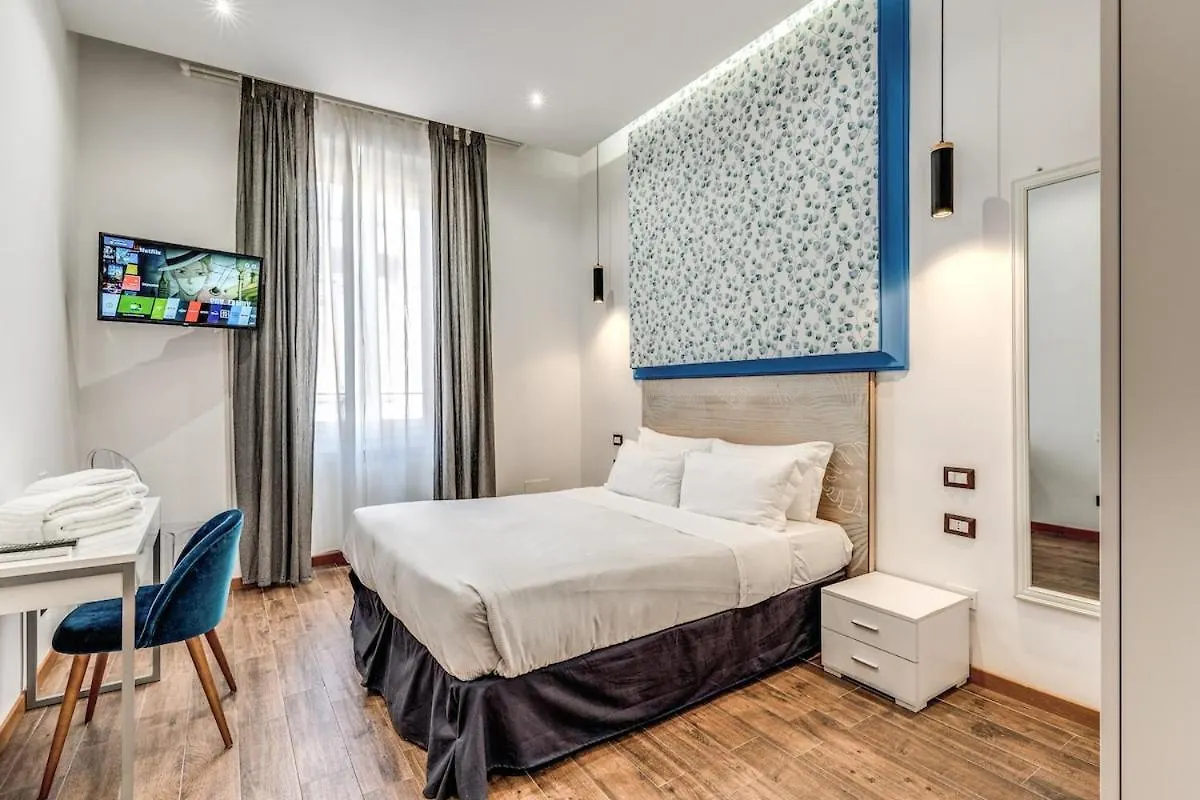 Style Apartment Julia 50 Mt From Colosseum Italia