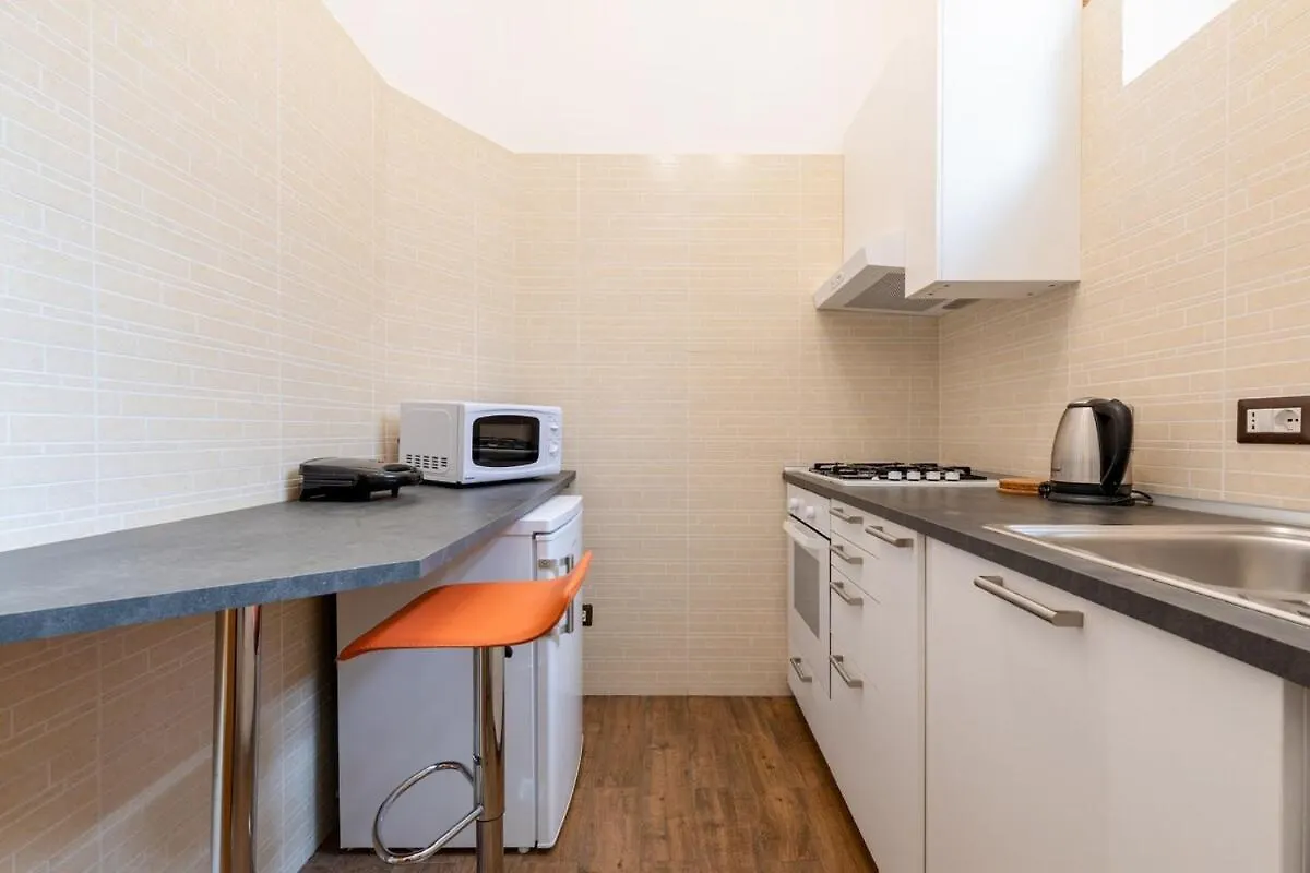 Style Apartment Julia 50 Mt From Colosseum Roma