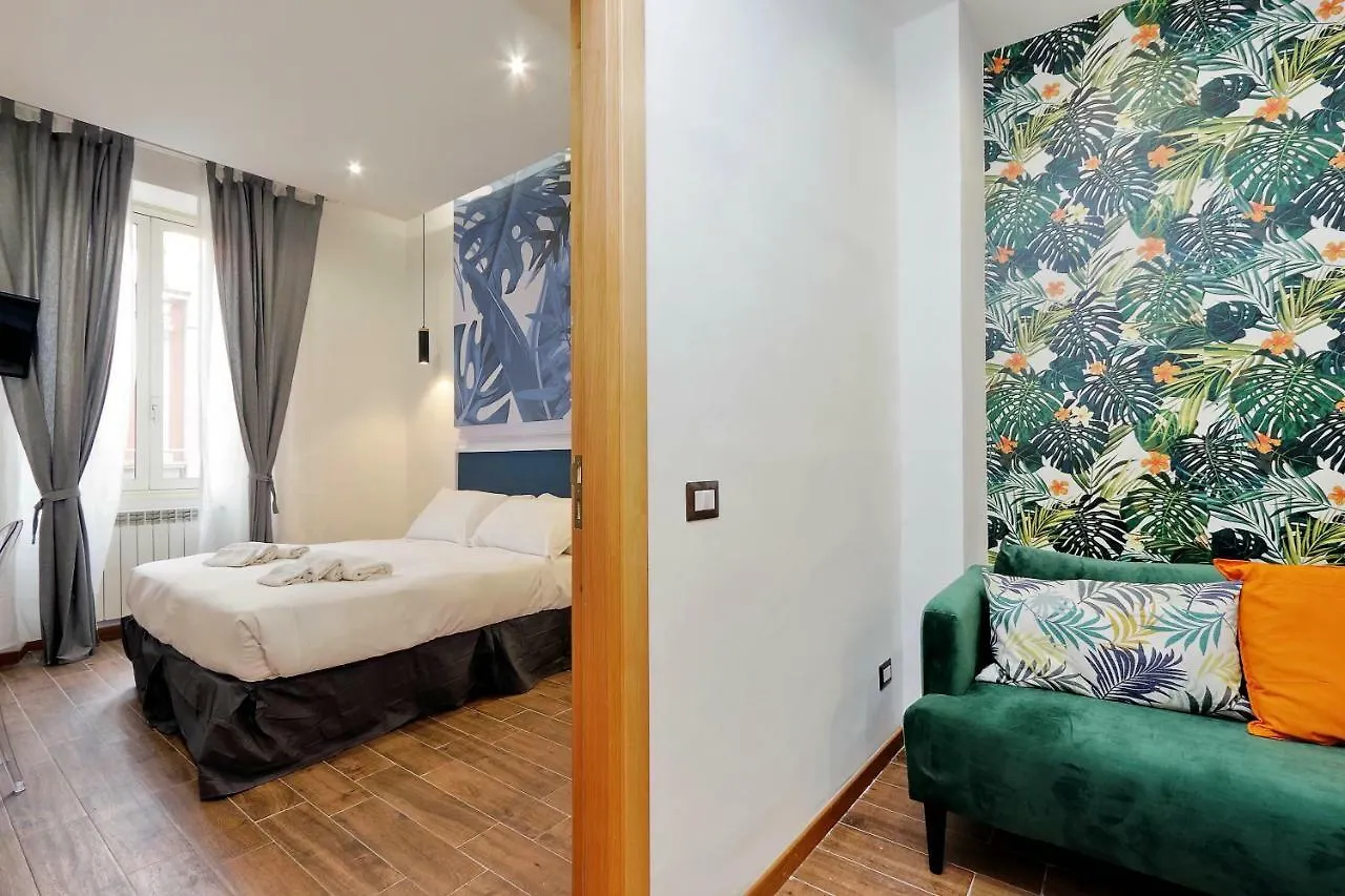 Style Apartment Julia 50 Mt From Colosseum  Roma