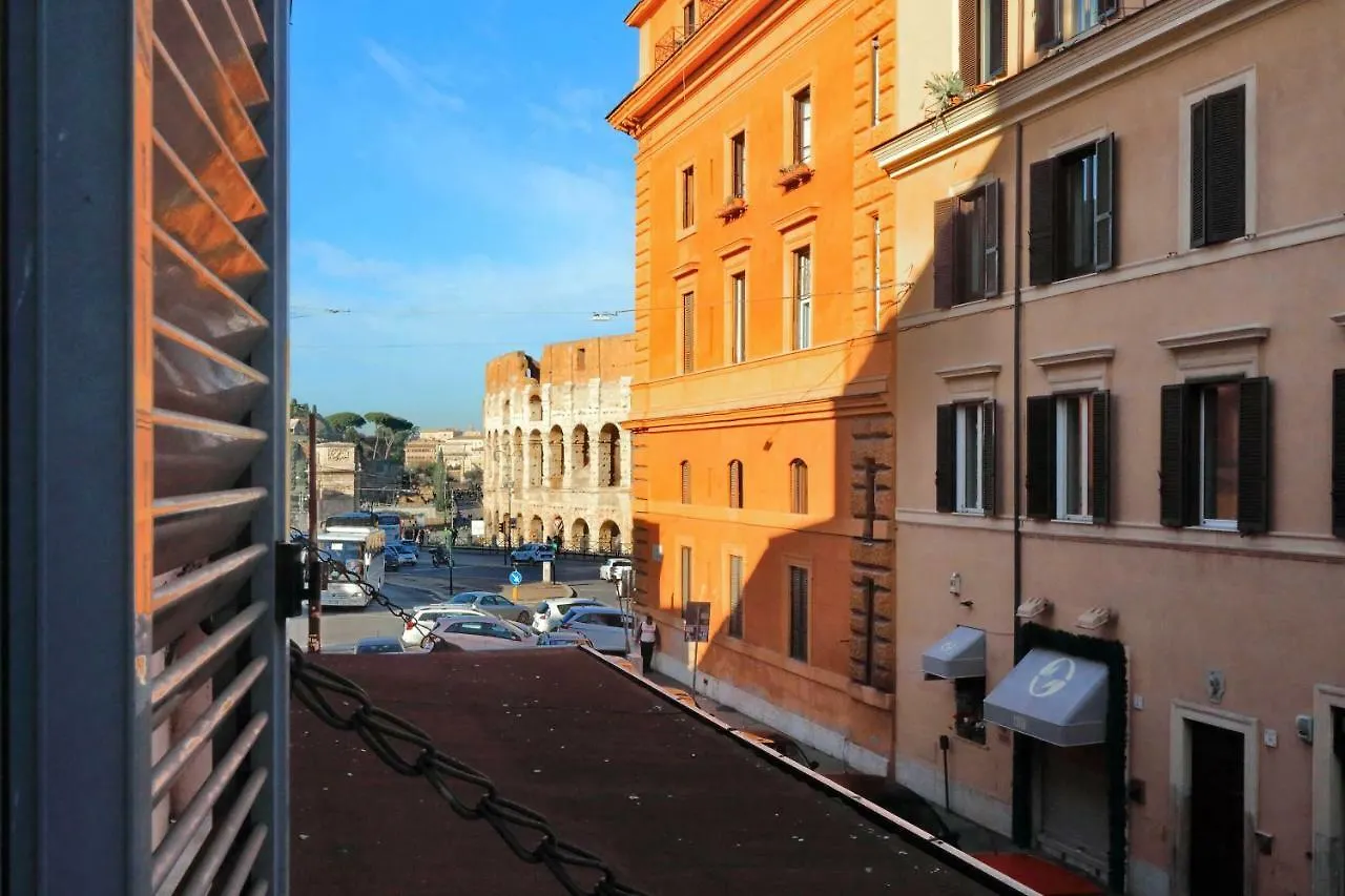 Style Apartment Julia 50 Mt From Colosseum Roma